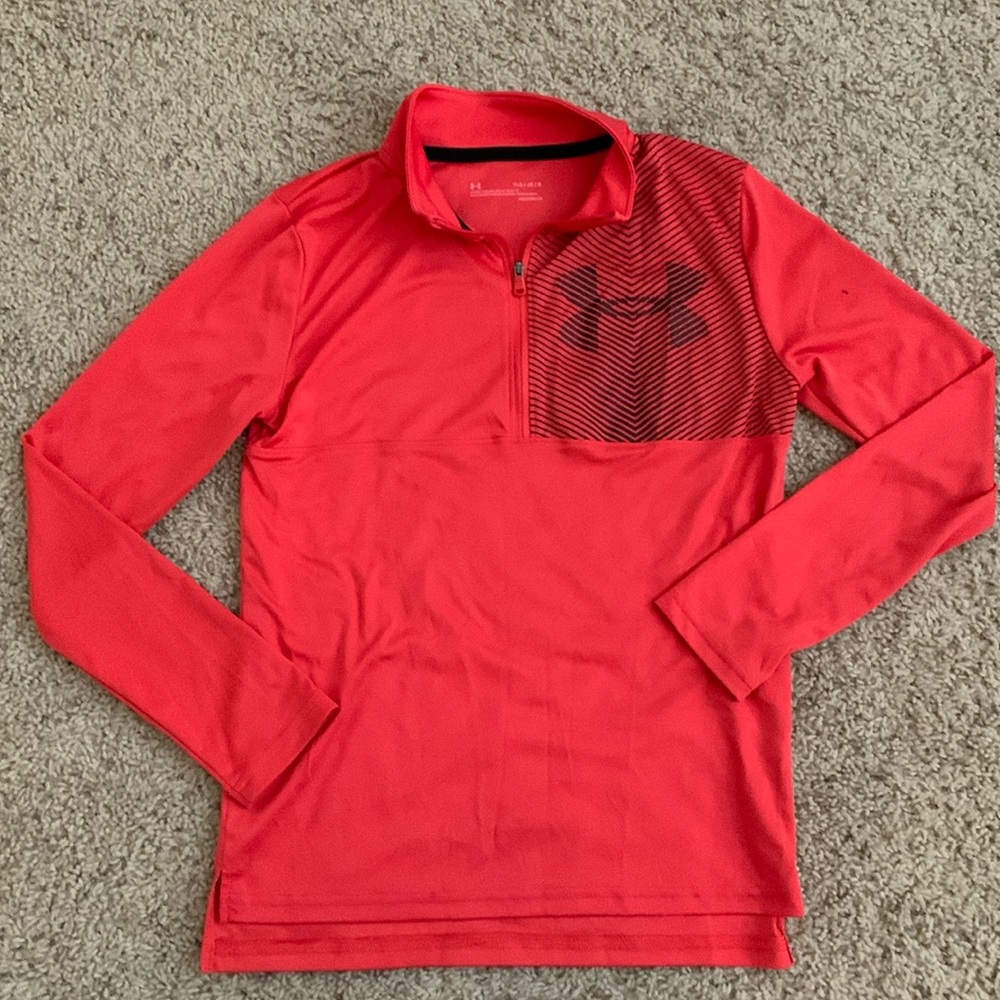 Under Armor Boys 1/4 zip shirt Size L